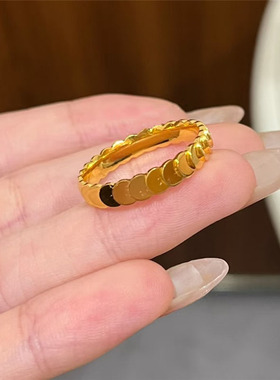 金店同款18K黄金色层叠鱼鳞片戒指女波光粼粼素圈不掉色食指指环