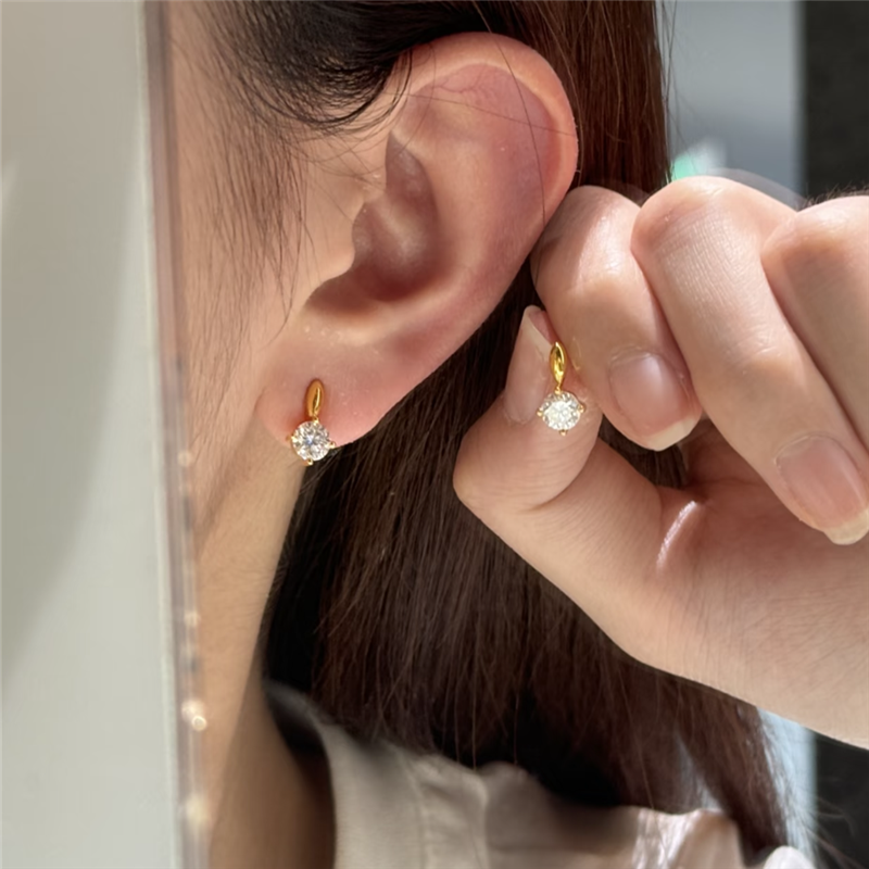 气质简约清透闪亮钻石耳钉女