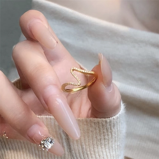 小众设计感灵动波浪曲线戒指女黄金色细闪耀钻戒小克重日常食指戒