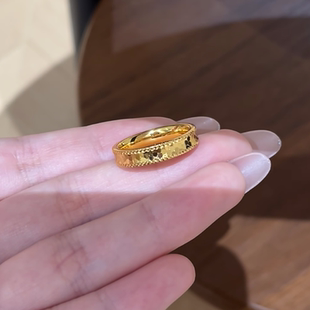 巨闪六边形龙鳞工艺花纹戒指女情侣对戒古法亮金色泥鳅背实心指环