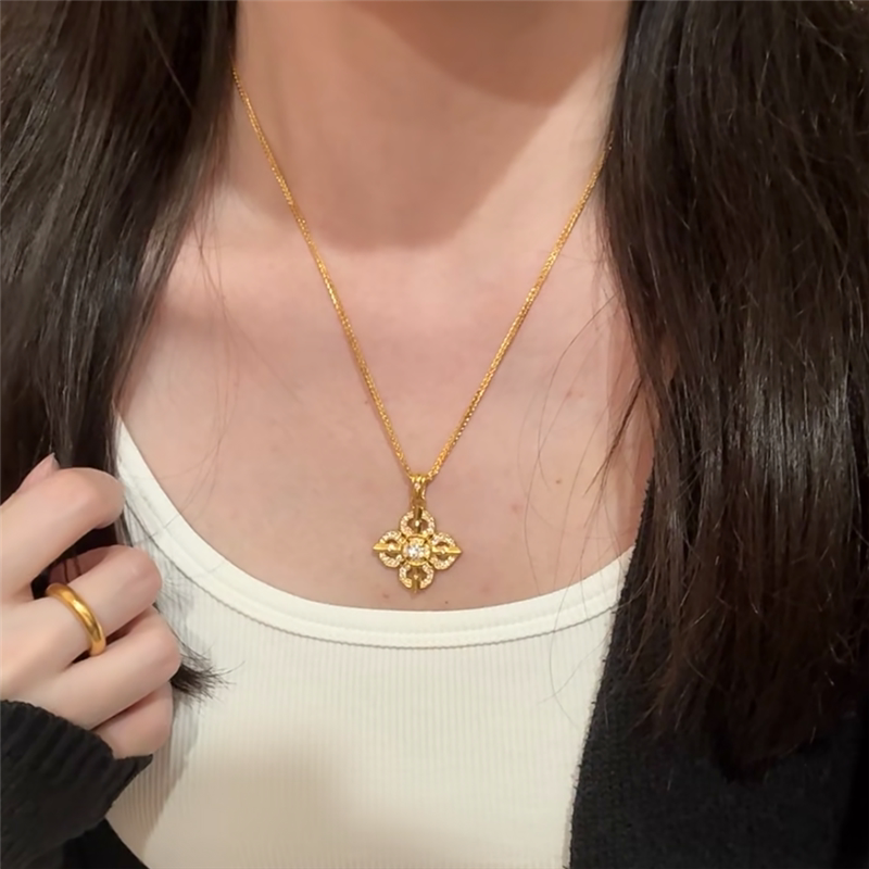 镶嵌钻饰十字金刚杵吊坠项链女图片