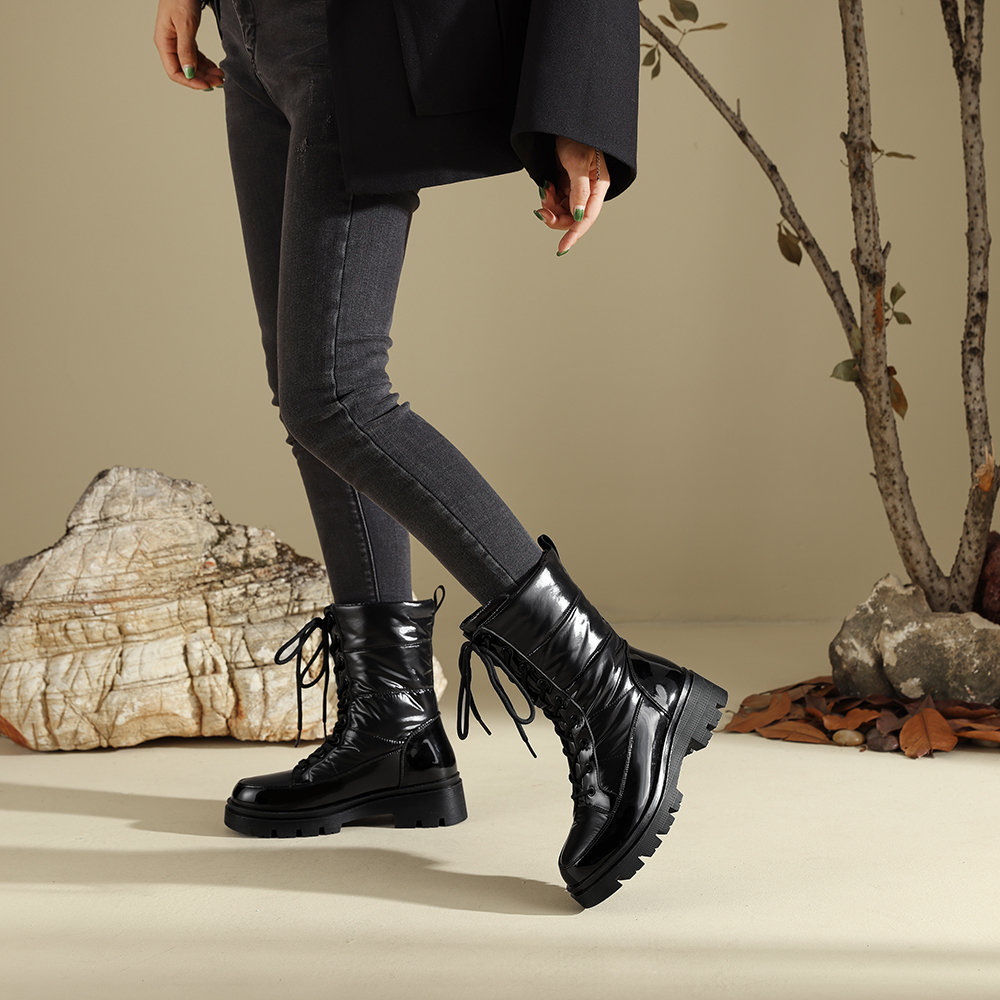 2024新款加绒雪地靴冬季马丁靴女防水布太空棉保暖黑色系带中筒靴