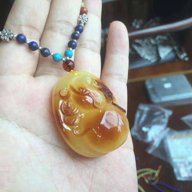 天然波兰琥珀蜜蜡吊坠毛衣链全国联保新品清仓推荐送礼满就送