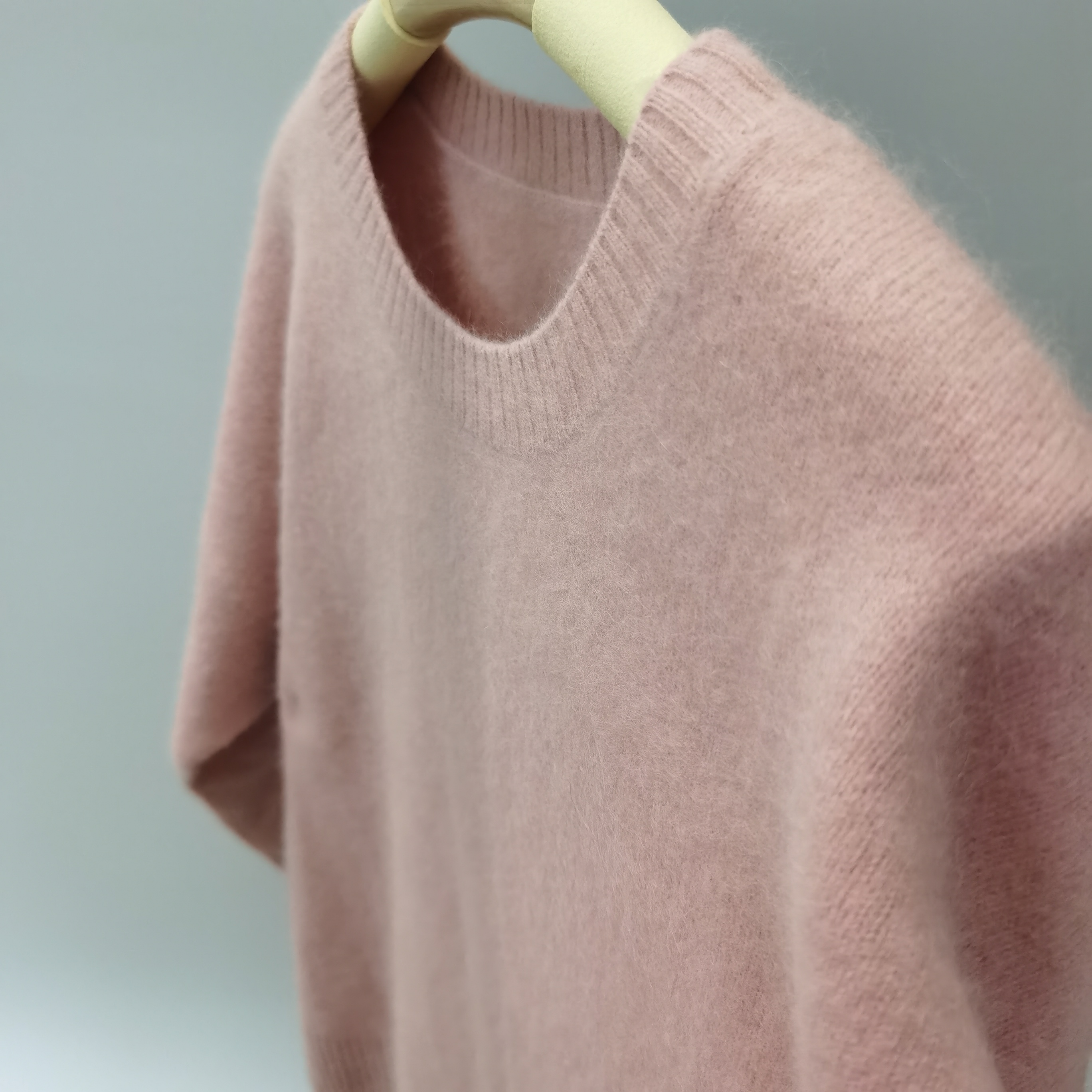 小云朵康赛妮100纯貉绒低圆领宽松慵懒保暖轻奢套头衫女