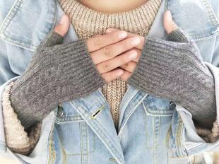 天漏 纯山羊绒针织角花加厚露指半指触屏手套冬季女士短款保暖