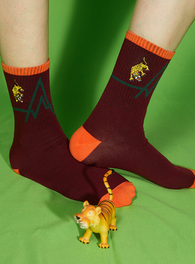 LIFEBEAT Connection系列印花轻薄透气老虎刺绣中筒棉袜