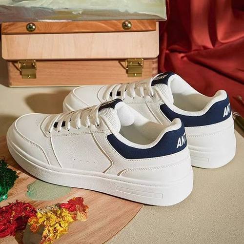安踏板鞋男小白鞋轻风经典平底低帮1新款简约百搭运动鞋112548011