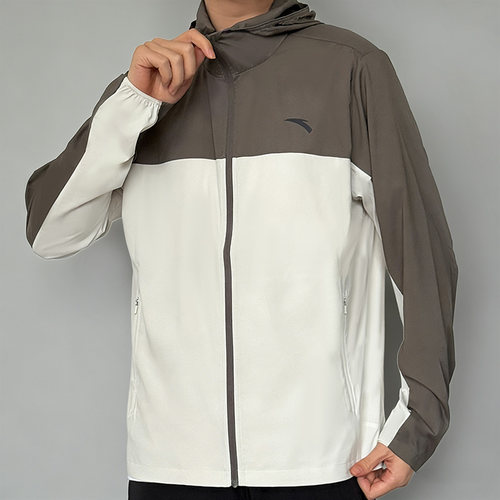 安踏防晒男光盾户外轻壳夏新款8连帽梭织运动上衣服正品152627615