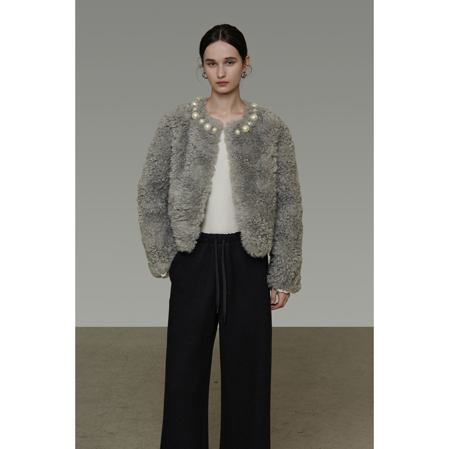 UNSPOKEN设计感珍珠领口短款仿皮草女冬季2025新款轻奢高级感外套