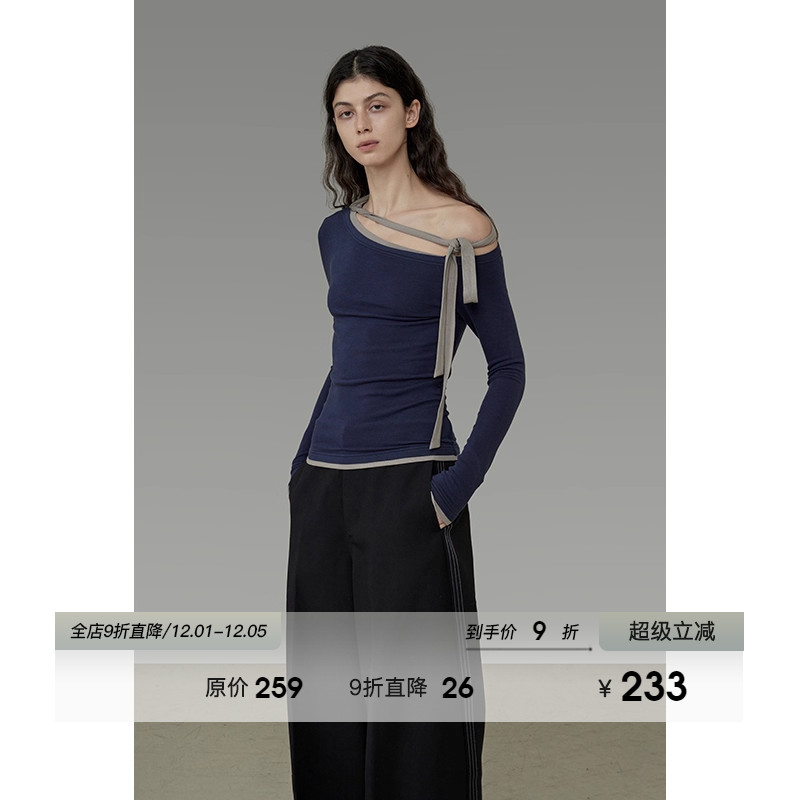 UNSPOKEN撞色斜肩针织上衣