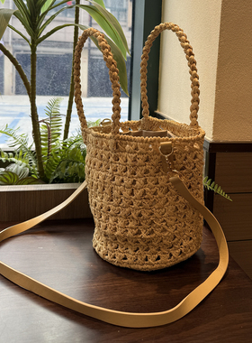 拉菲草手工编织包女夏法式文艺水桶包单肩斜挎草编包本草色度假风