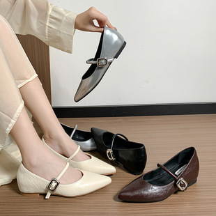 小码单鞋女313233平底内增高尖头玛丽珍一字带法式2026新款春夏季