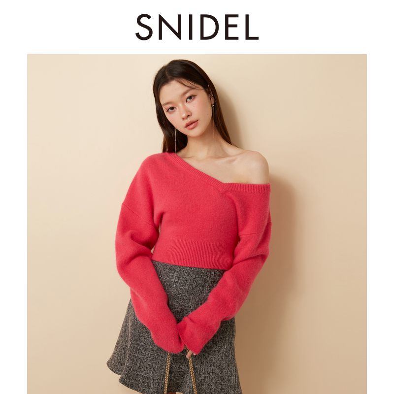 SNIDEL不对称V领露肩针织衫
