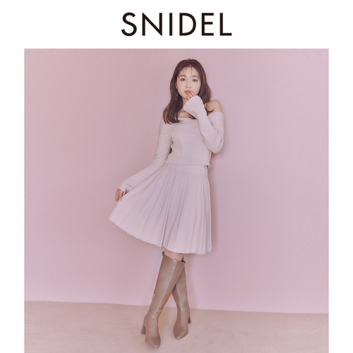 短款百褶针织半身裙SNIDEL