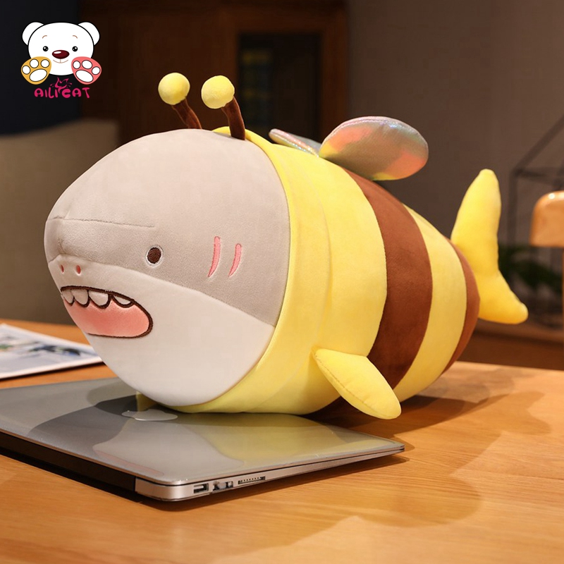 鲨雕鲨bee玩偶搞怪毛绒玩具