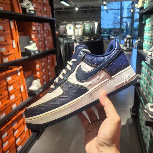 NIKE耐克男子AIR FORCE 1 '07空军一号运动休闲鞋IX7257-133