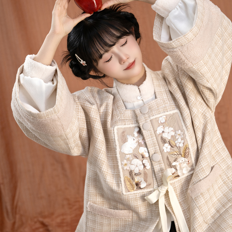 明制方领毛呢外套加绒汉元素套装