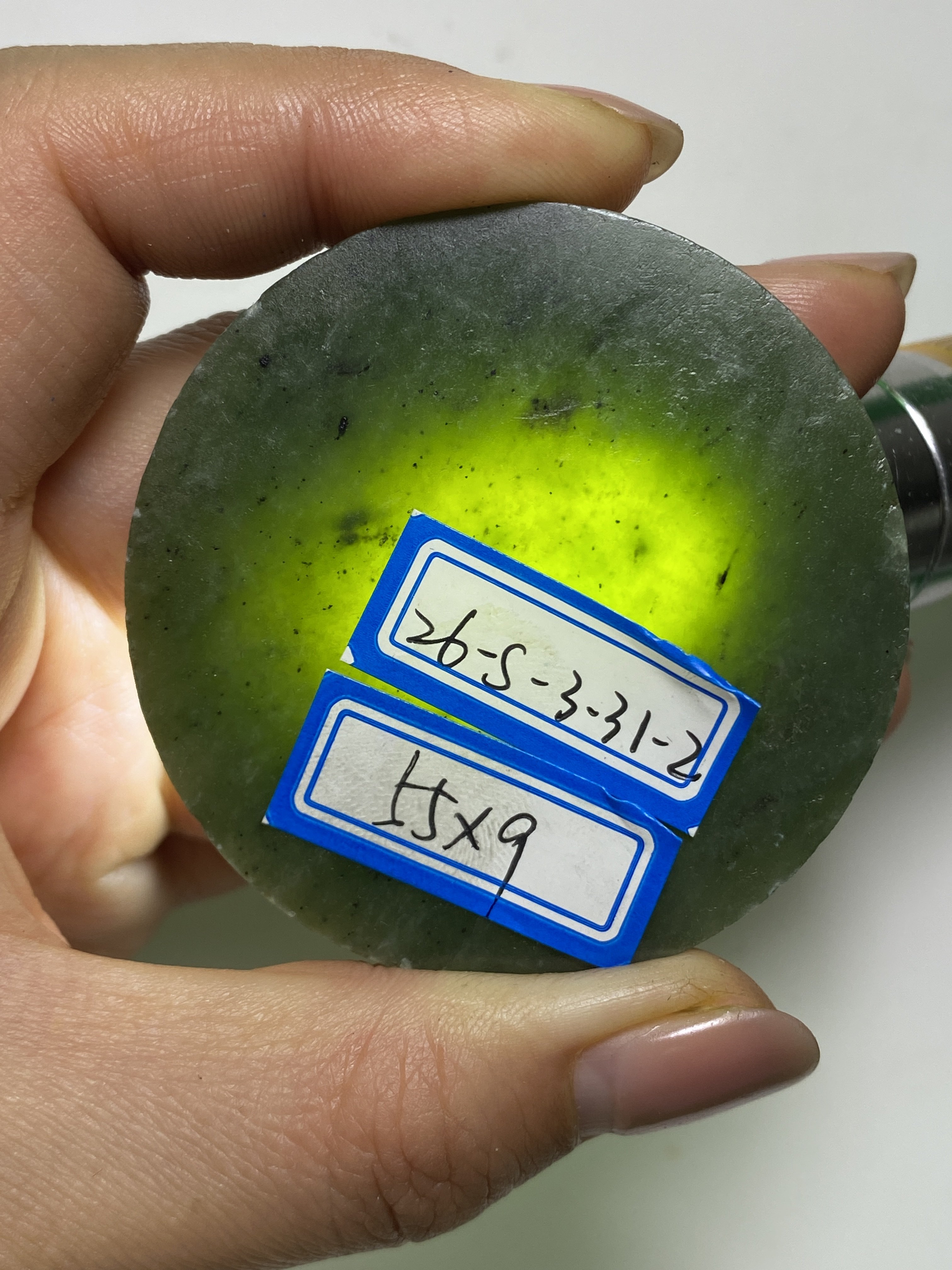 和田玉碧玉镯芯毛料颜色漂亮肉质紧实可以雕刻山水人物车挂手把