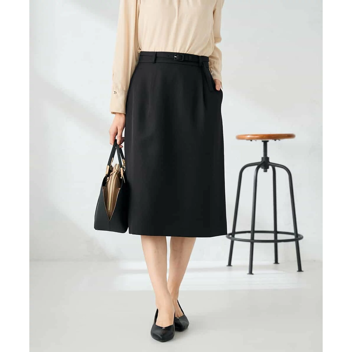 日单秋季新款纯色通勤直筒半身裙