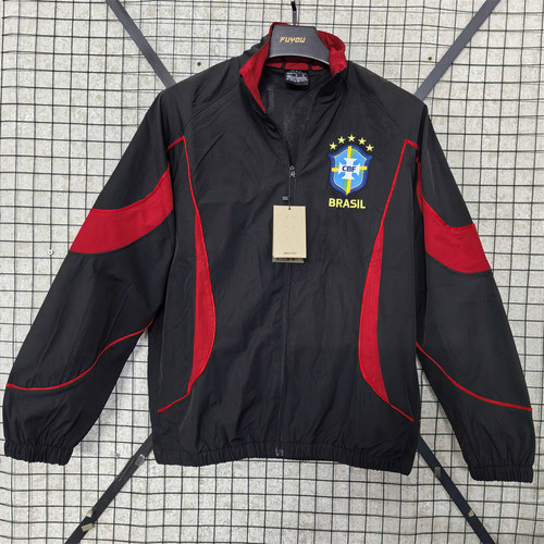 26巴西足球服外套防水复古球衫刺绣男女风衣秋冬爆款 windbreaker