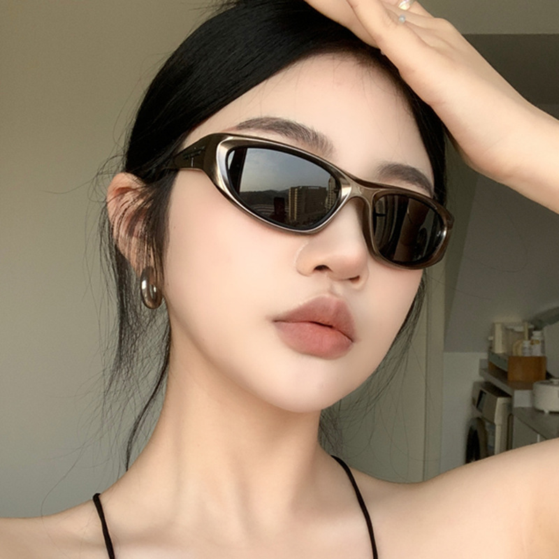 2511复古质感太阳眼镜y2k科技感太阳镜潮ins未来风墨镜女甜酷个性