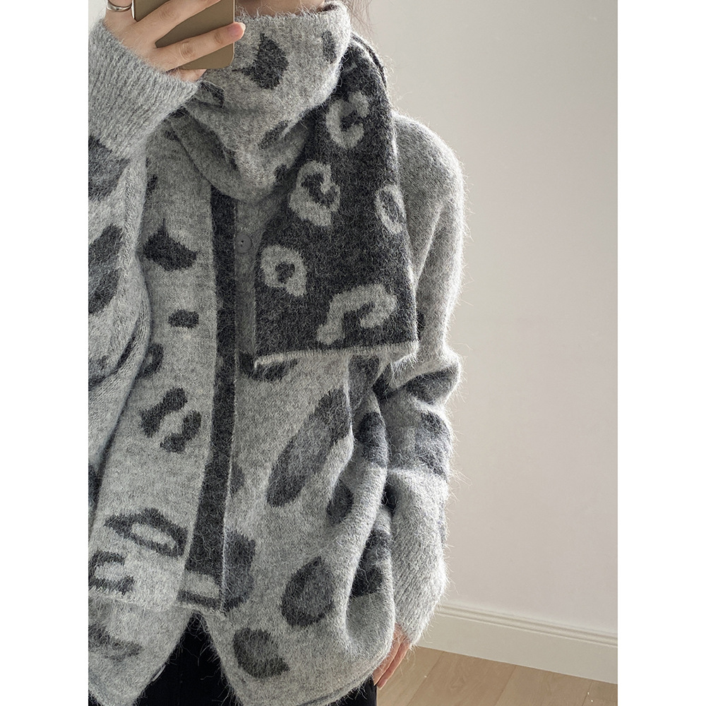 小美满言双 慵懒风豹纹开衫毛衣女含围巾秋冬保暖时尚百搭针织