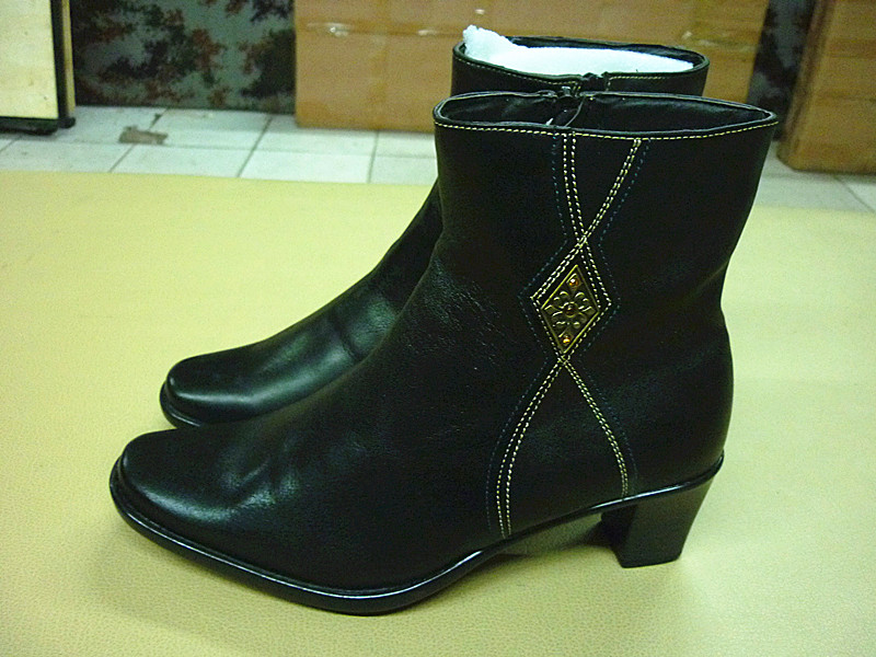 Bottes militaires pour femme en cuir - Ref 1402348 Image 1