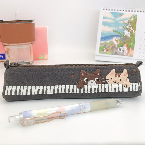 卡拉猫卡通少女日系圆形帆布笔袋