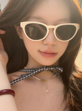 白色边框墨镜女款高级感2025新款防紫外线显脸小小框圆框太阳眼镜