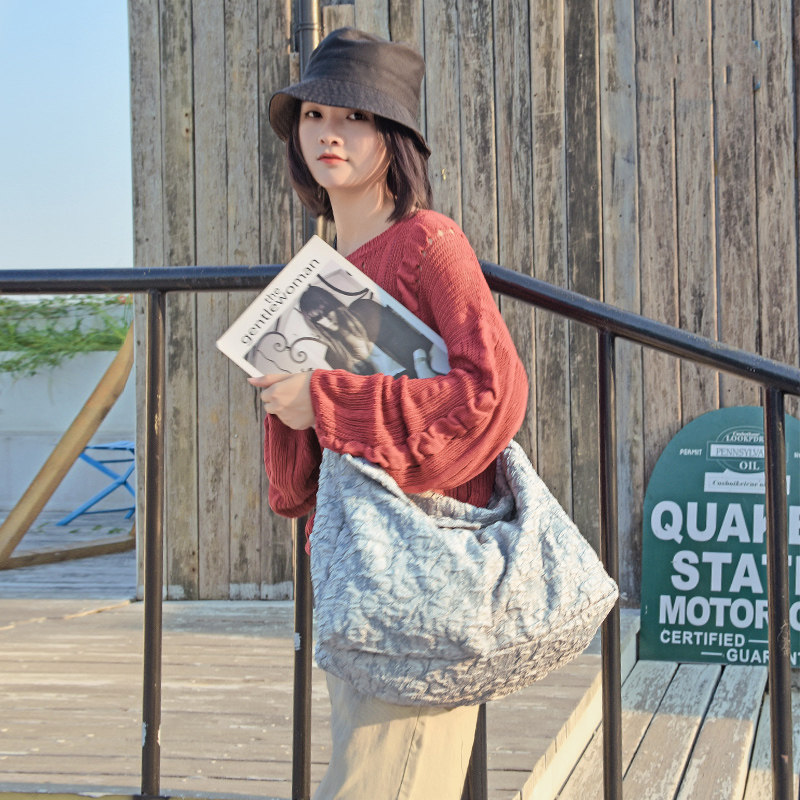 女士包包2025新款 大码软布包时尚单肩包 原创立体纹休闲斜挎包女