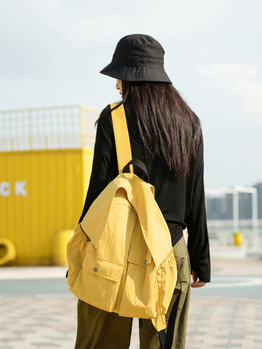 2023 新しいバックパック女性のニッチスクールバッグファッションバックパック大容量バッグカジュアル旅行バックパック