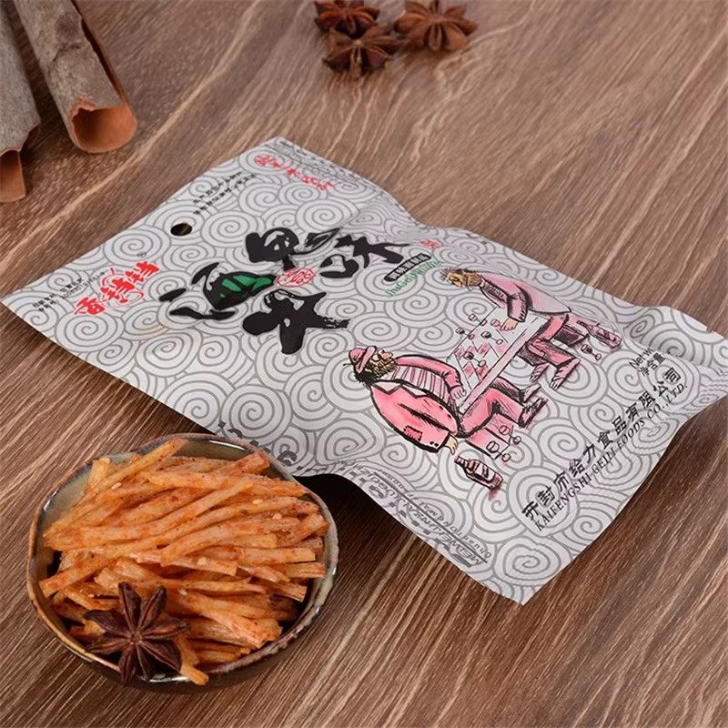 香铛铛酒鬼牛肉味辣条麻辣片18g零食辣条8090后怀旧零食面筋 包邮