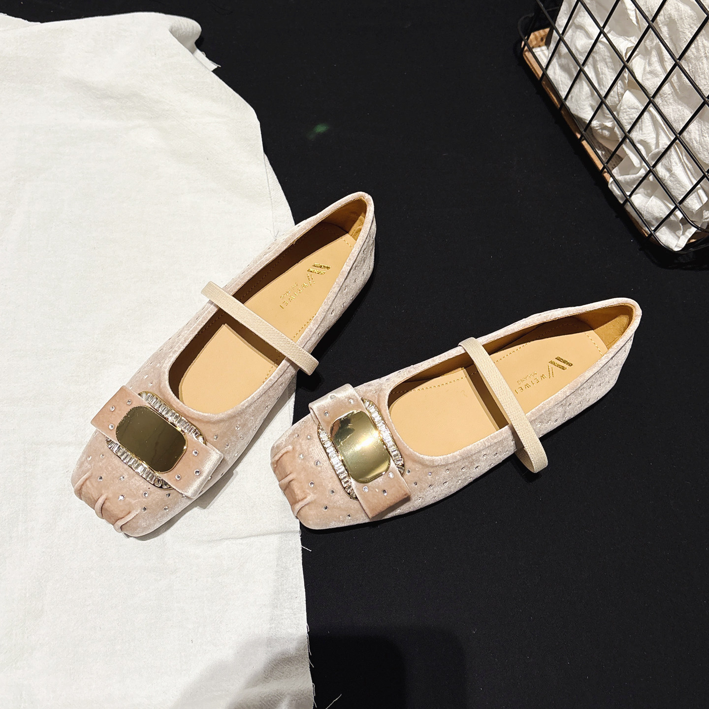 轻奢水钻金丝绒一字带平底玛丽珍鞋女配堆堆袜仙女鞋时尚平跟单鞋,女鞋,浅口单鞋,淘宝优惠券,粉丝福利购,淘宝优惠卷