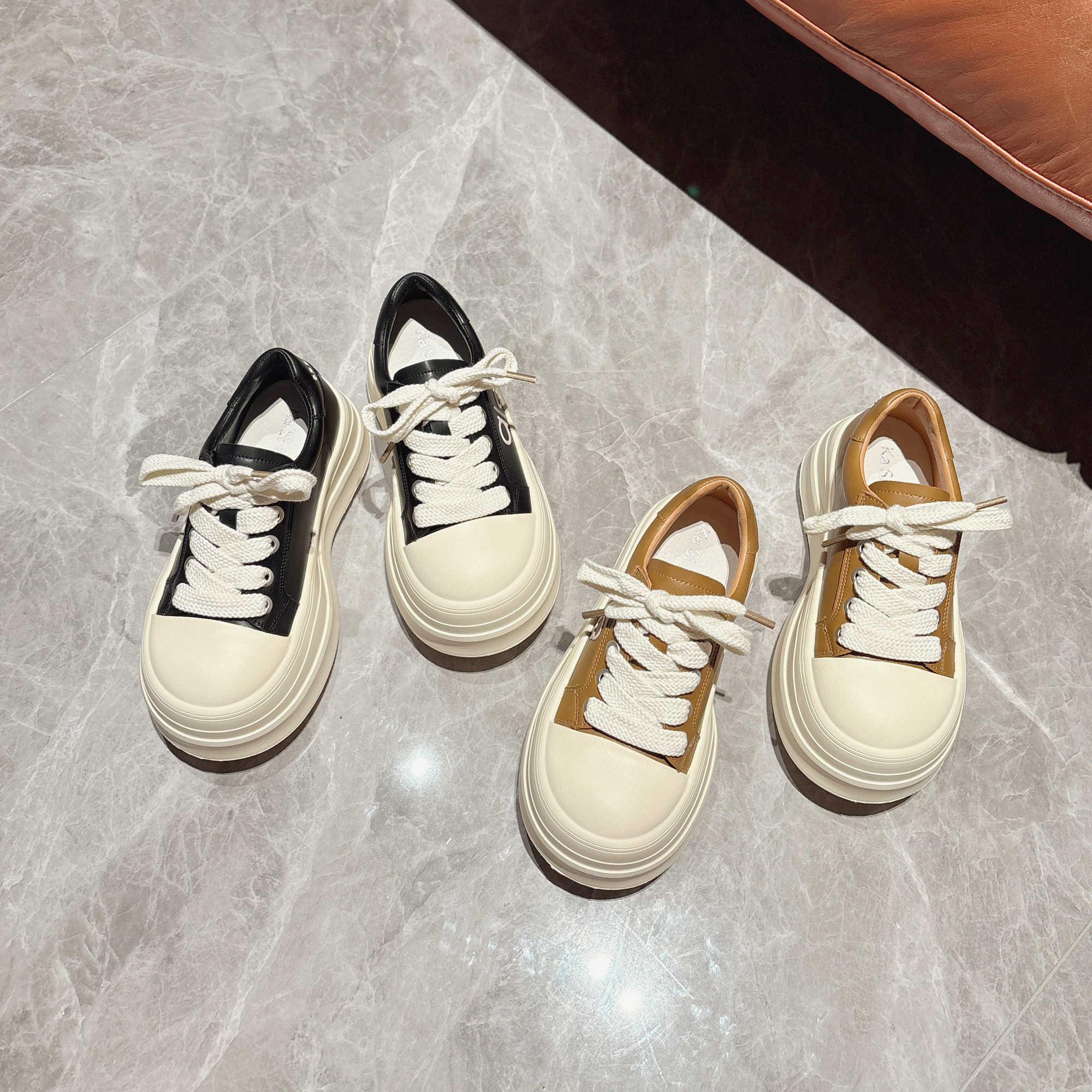 巨轻~真皮厚底增高休闲板鞋女