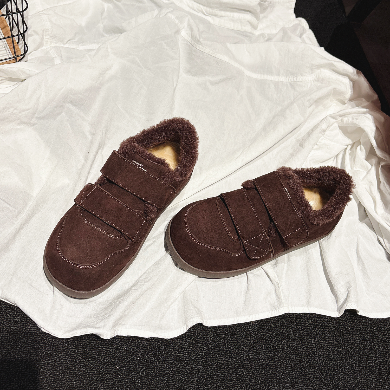 内增高4CM~魔术贴真皮羊毛板鞋女