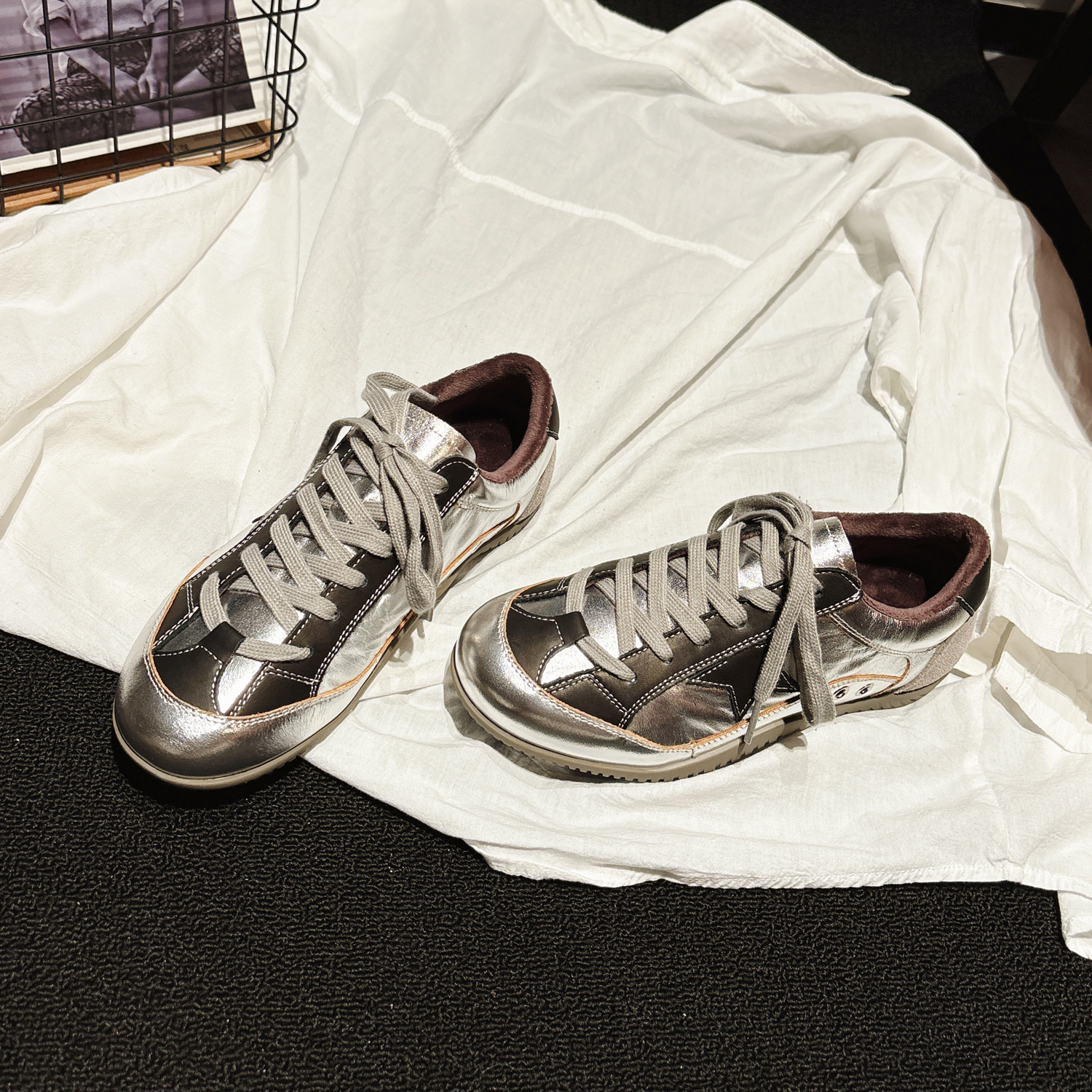 显脚小~超软平跟真皮加绒德训鞋