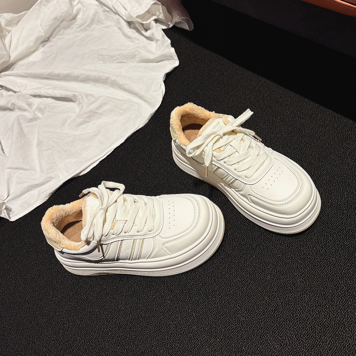 5CM增高~巨轻厚底加绒休闲板鞋女