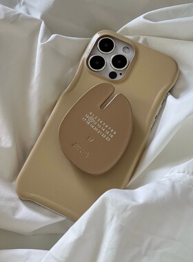 MOKASTUDIOS秋冬新款创意小众马吉拉风格咖色系适用于苹果15promax手机壳分趾鞋支架14pro纯色皮质保护套13