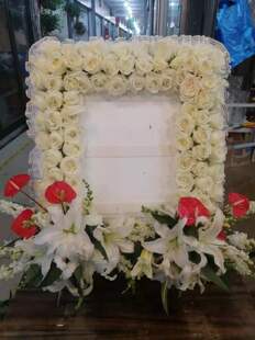 上海鲜花同城速递灵台祭奠拜供桌殡仪馆菊花白玫瑰照片遗像框花圈