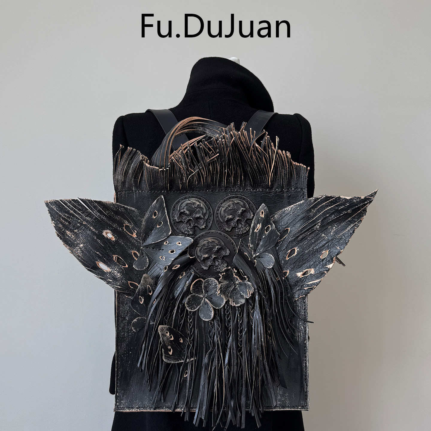 稀缺亚文化高奢 暗黑美学骷髅头恶魔的羽翼双肩包 哥特真皮手工包