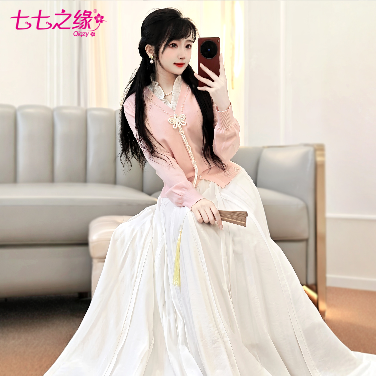 针织上衣白色半身裙两件套