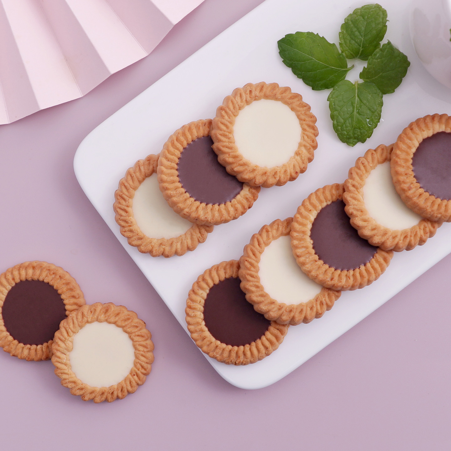 日本进口零食布尔本迪士尼巧克力奶油味曲奇饼干平安夜圣诞节礼物