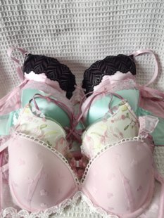 日韩内衣文胸有钢圈聚拢刺绣蕾丝多扣无插垫杂款 大码 80C