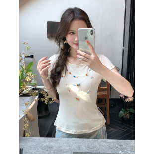 Thecoco 正肩微收腰手工串珠刺绣装饰项链短袖T恤女夏季百搭上衣