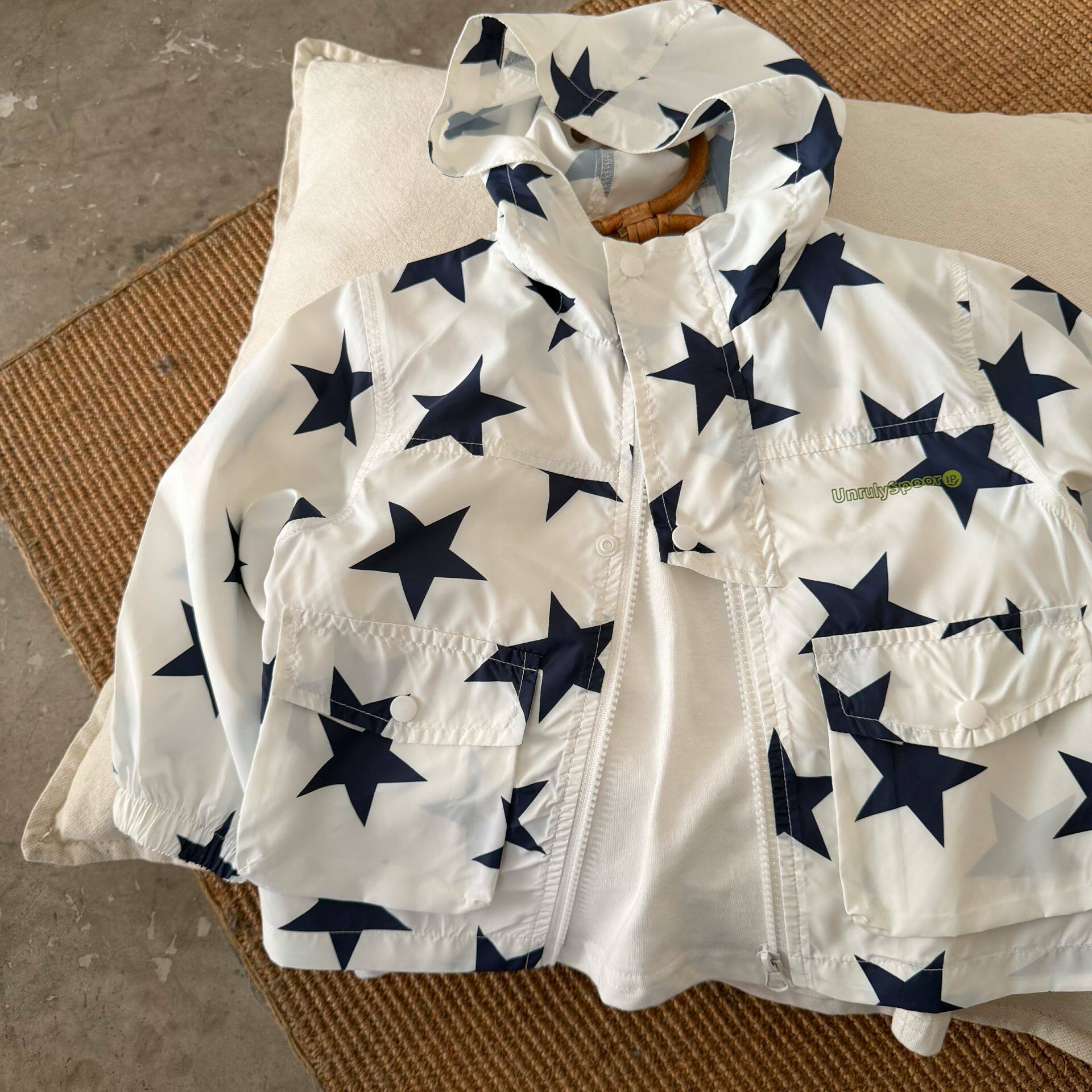 不二妈星星连帽长袖口袋防晒服潮图片