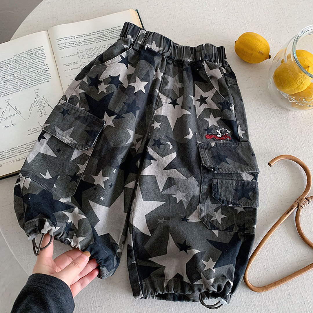 儿童迷彩工装裤男春季2026新款小童抽绳长裤宝宝星星休闲裤女洋气