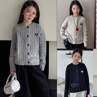 布芮欧童装2025秋款新款女童薄款拗花学院风毛衣针织开衫潮27023