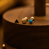 韩国时尚 10K黄金耳钉女 三角形螺纹螺丝耳饰通体K金养耳洞单只