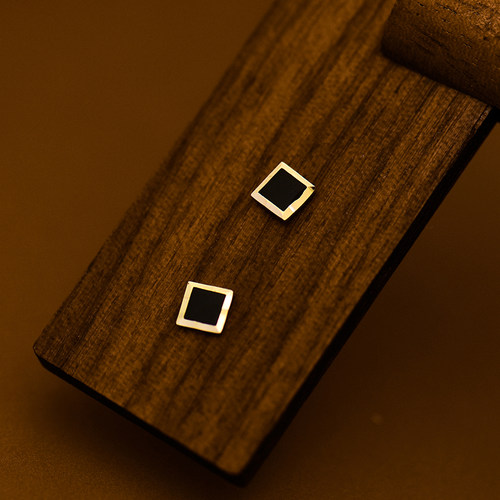 14k10k潮酷黑色韩剧明星耳骨钉