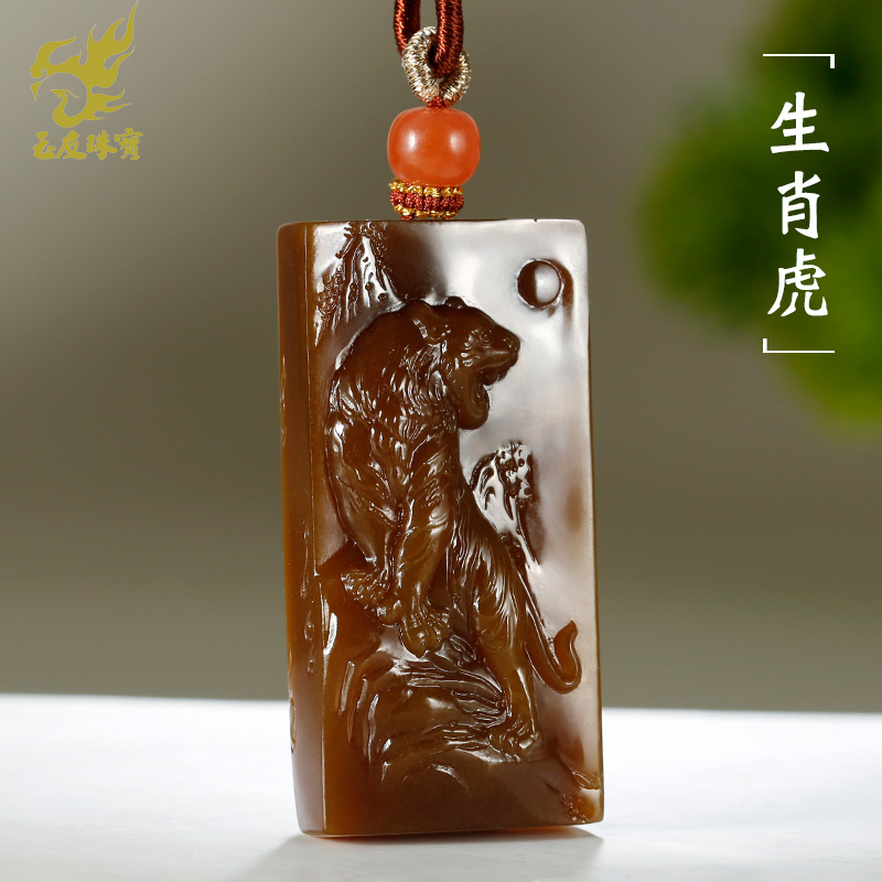 和田玉生肖虎吊坠男款玉坠